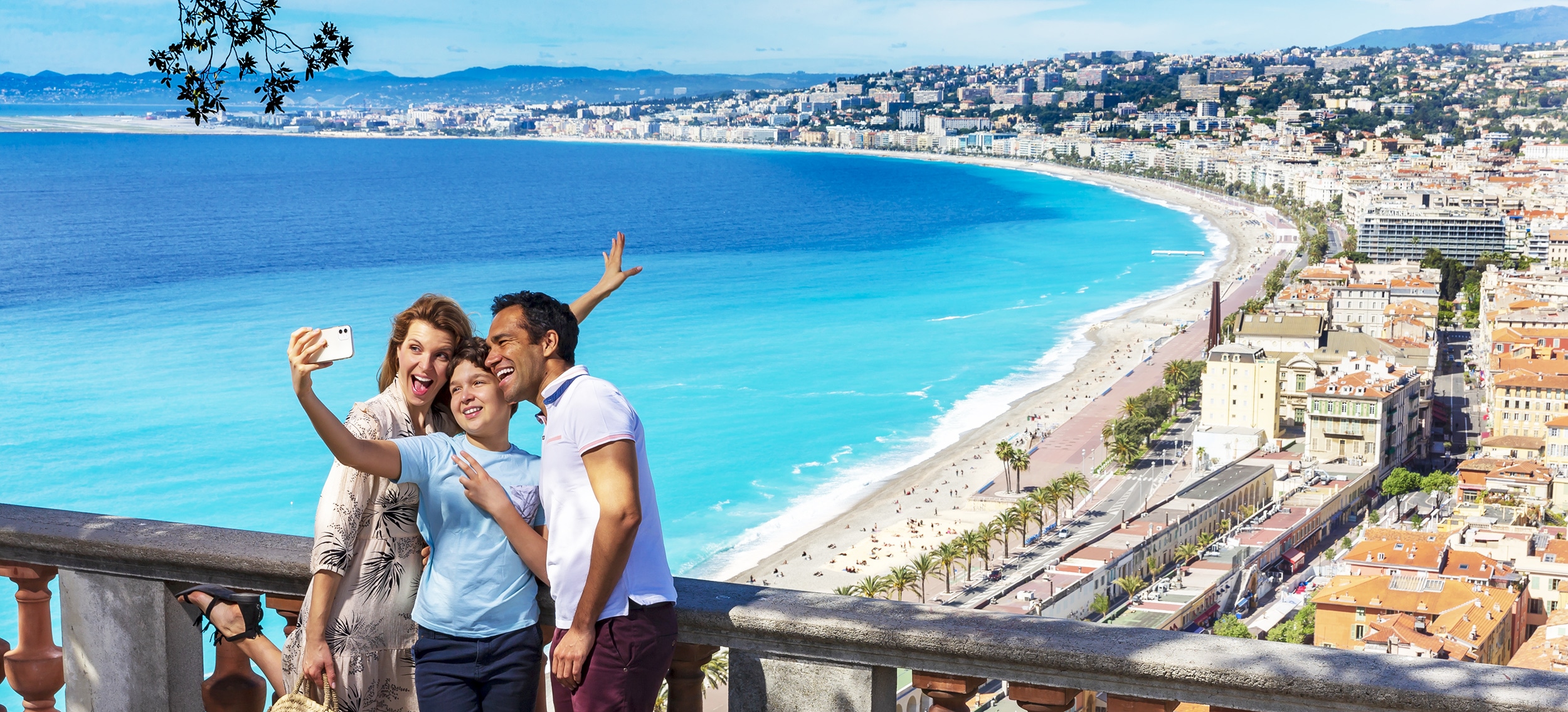 A faire lors d'un week-end à Nice ; un selfie du haut de la colline du Château de Nice