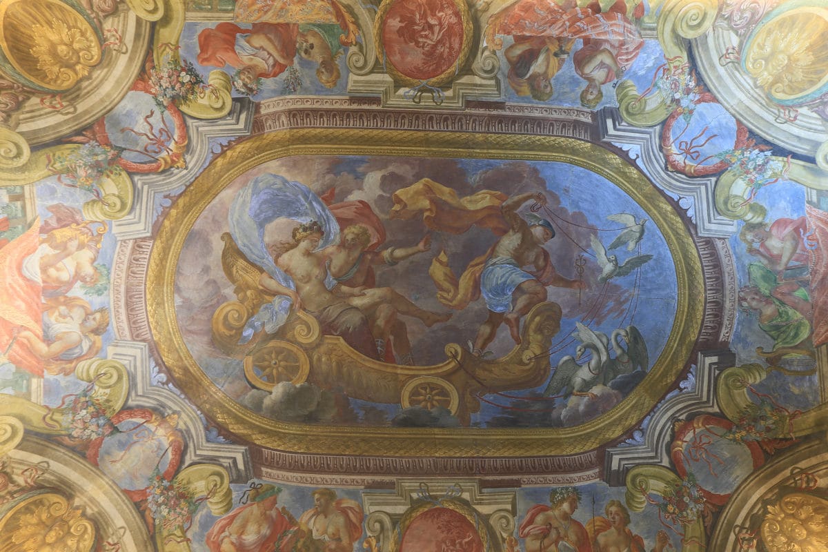 Plafond baroque au Palais Lascaris de Nice