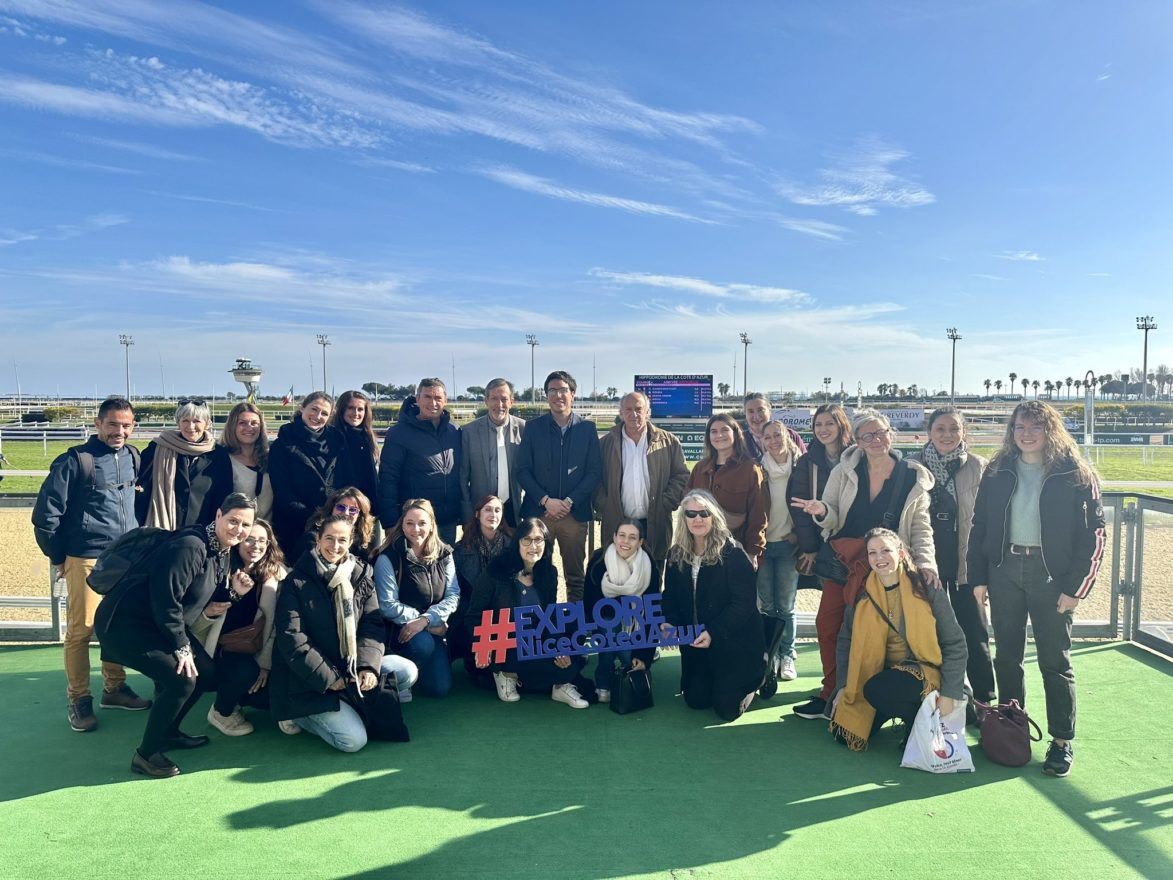 Groupe participant à l'eductour interne de l'OTM NCA