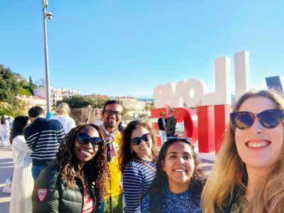 Selfie de groupe devant le #ILoveNice