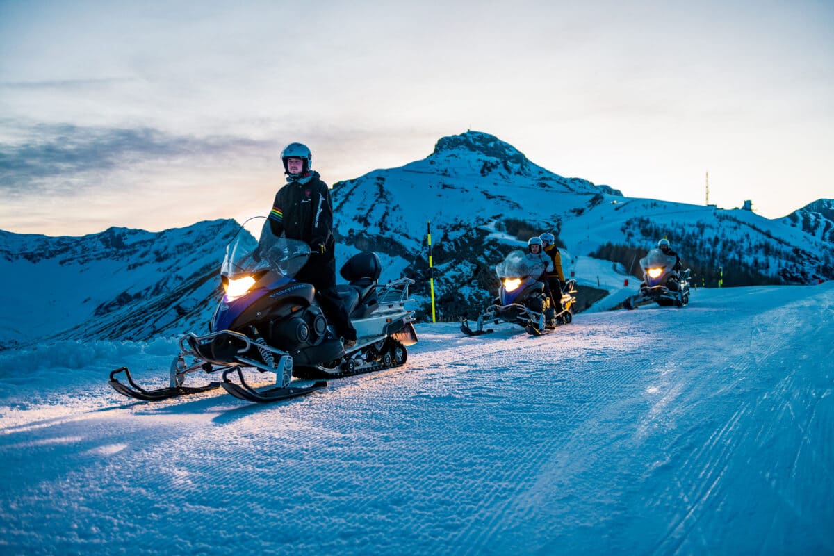 Balade en motoneiges à prix réduit grâce au pass neige & sommets